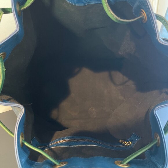 Louis Vuitton 1992 Vintage Bi-Color Epi Leather Petit Noé Bucket Bag - Preowned - Picture 14 of 16